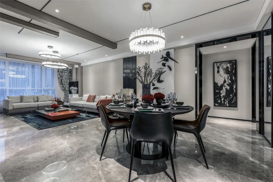 125㎡優(yōu)雅新中式，加入很多中式元素裝飾，營造氛圍感